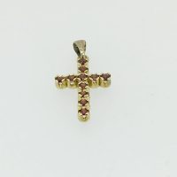 FP918 9CT YG GARNET CROSS 2.1G