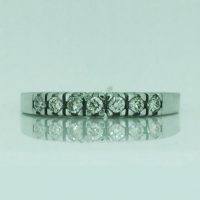 SR4560B 9CT WG CLAW SET DIAMONDS BAND D7=25PT