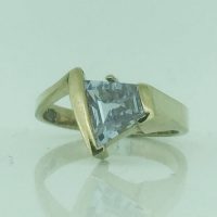FR802 9CT YG LAVENDER COLOUR FANCY CUT RING
