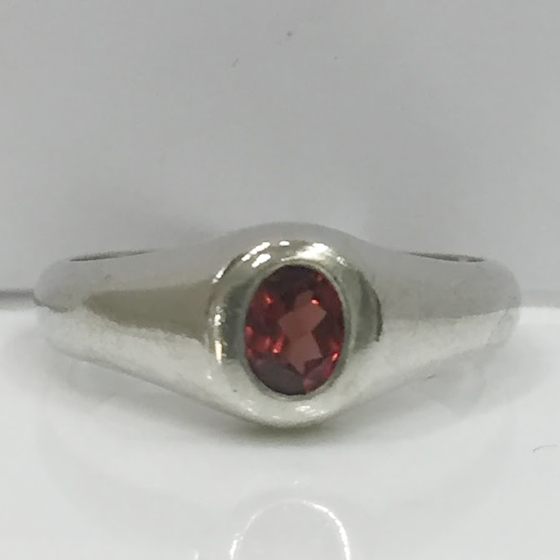 FR2287 SILVER BEZEL SET OVAL GARNET RING – Jewellery & Watches Online