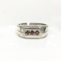 SR512 SILVER 3 ROUND GARNET CLAW SET GENTS RING